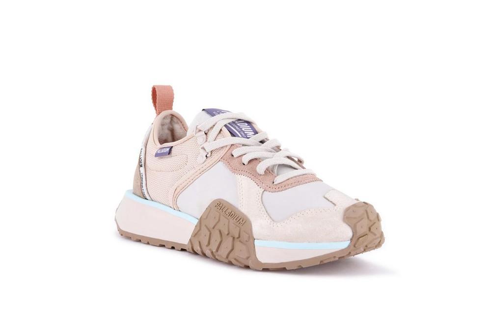 Ivory Cream / Moonbean Coral Palladium TROOP RUNNER Kids' Low Top Sneakers  Israel |  94613-JBLT